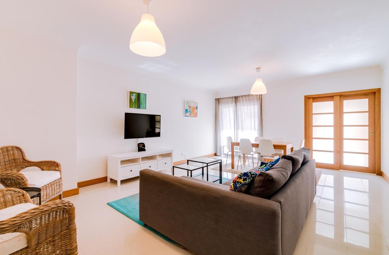 Al- Apartamentos Novos Vista Mar Quarteira Kültér fotó