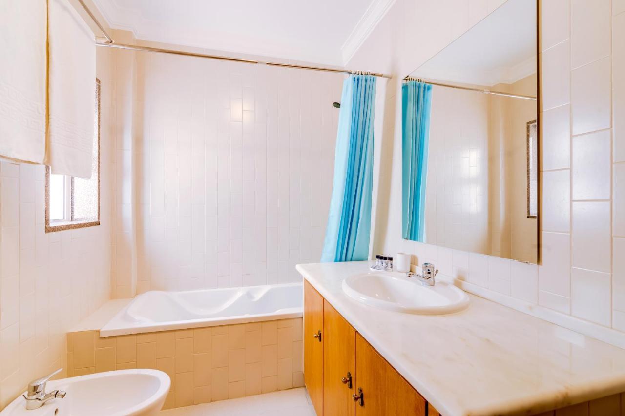 Al- Apartamentos Novos Vista Mar Quarteira Kültér fotó
