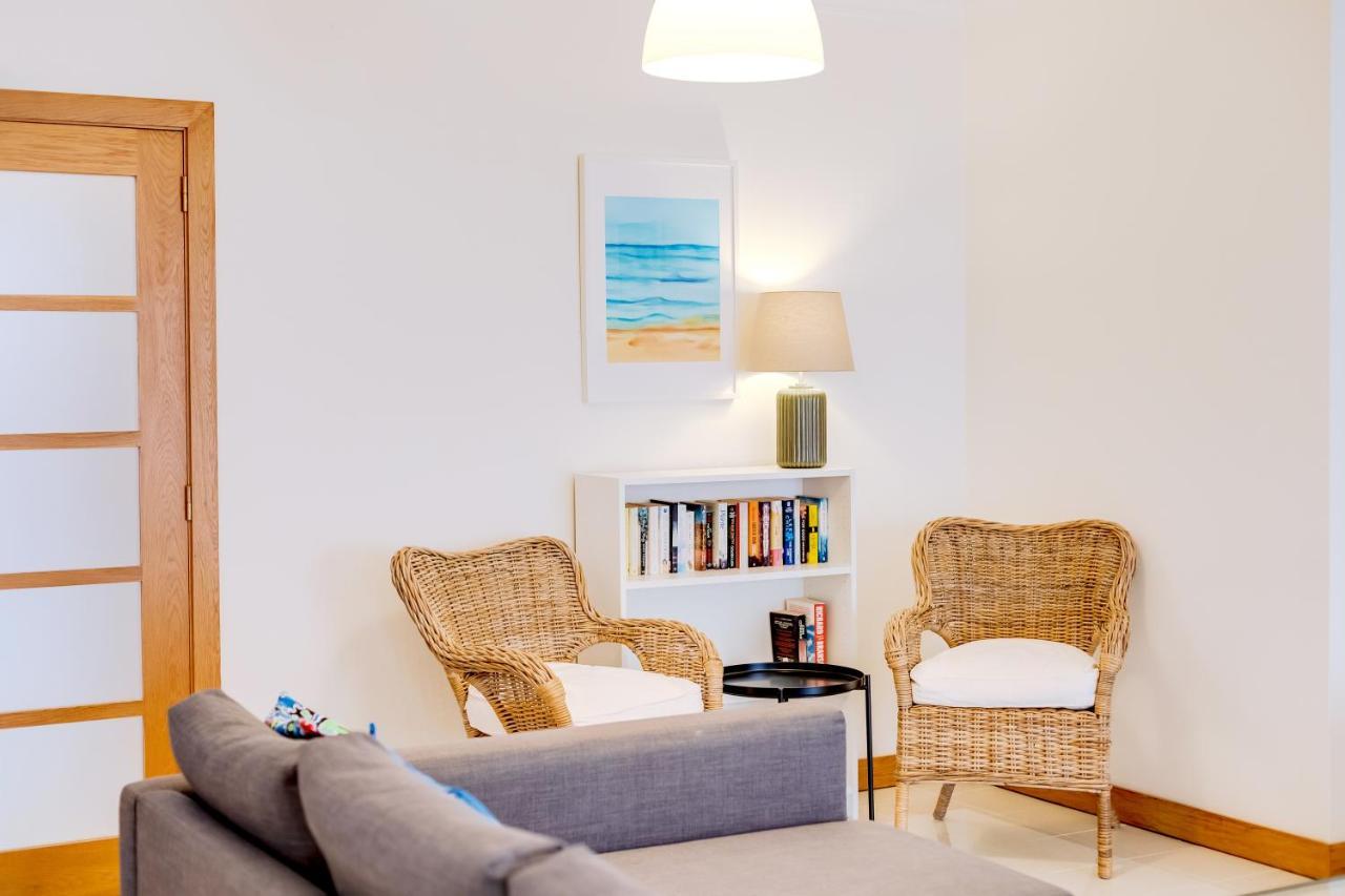 Al- Apartamentos Novos Vista Mar Quarteira Kültér fotó